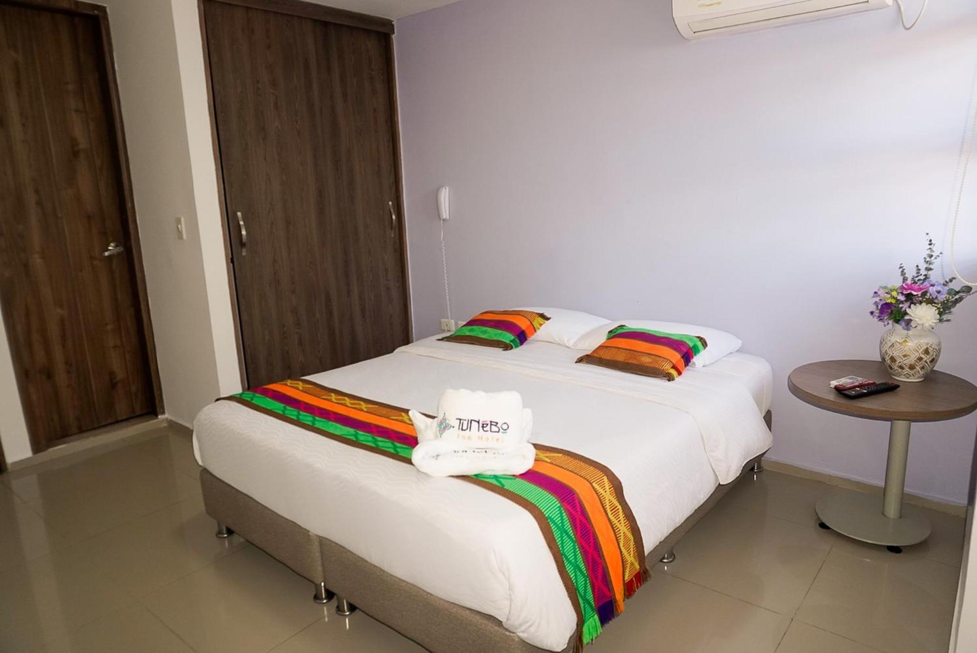 Hotel Tunebo Inn ริออชชา ภายนอก รูปภาพ